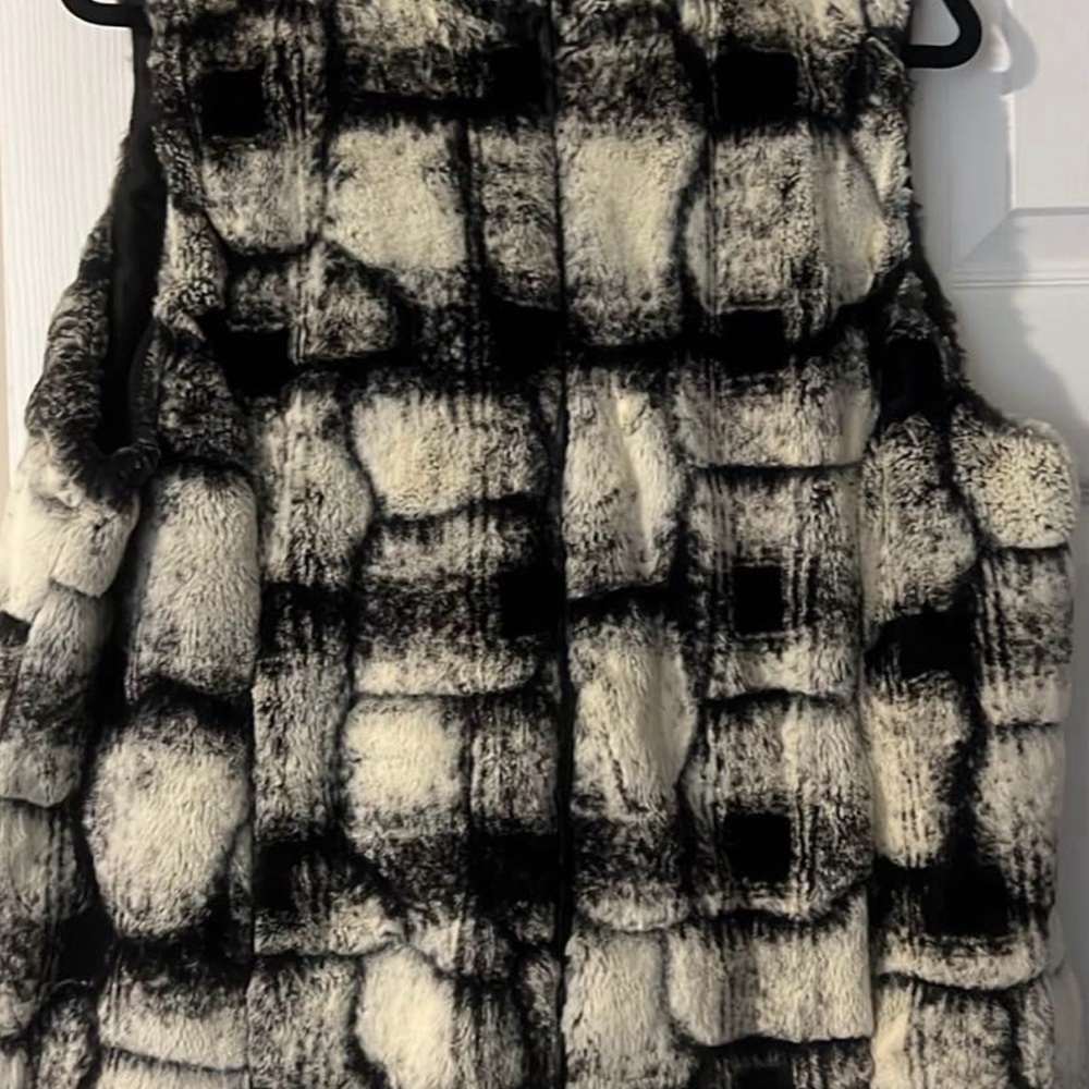 Erin London Black and White Faux Fur Vest